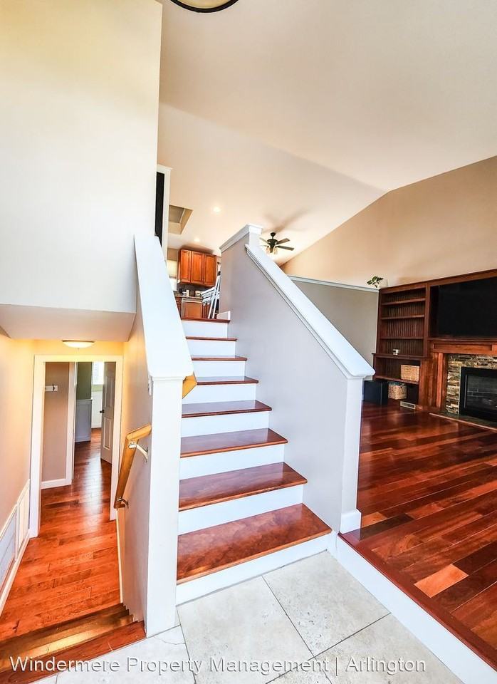 4606 195th St Ne - Photo 2 of 20