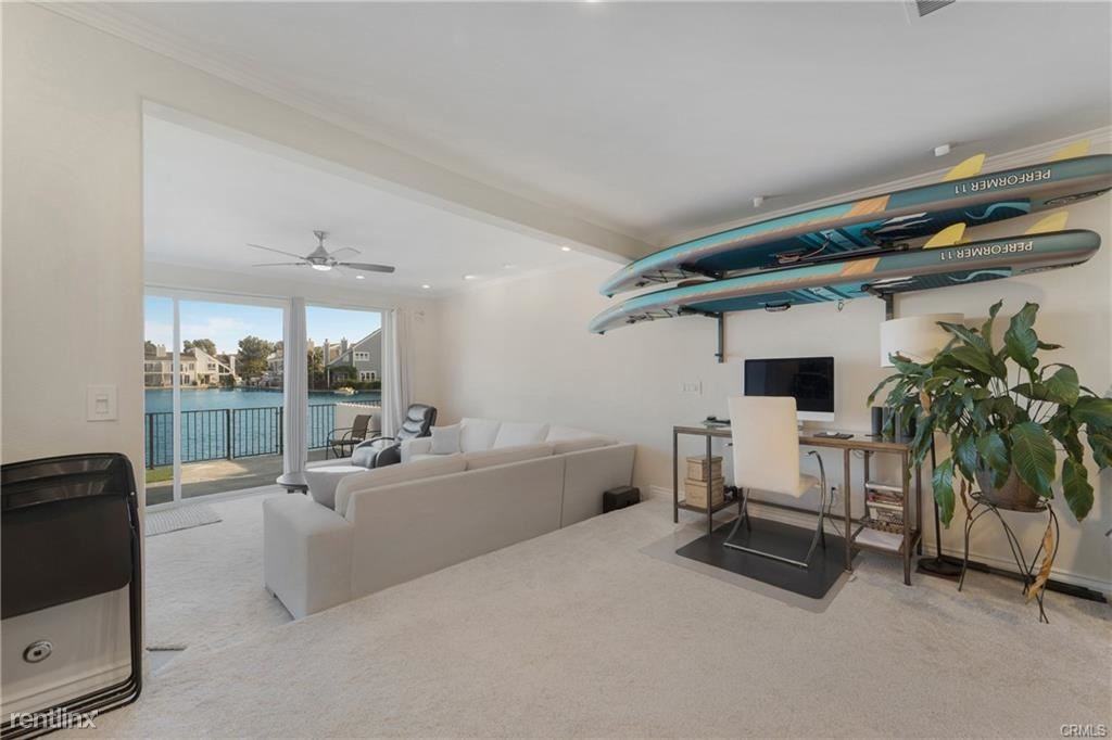 3742 Montego Dr - Photo 3 of 11