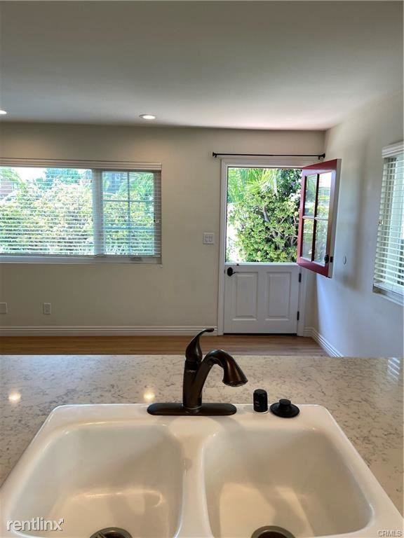 137 Cypress Dr - Photo 2 of 9