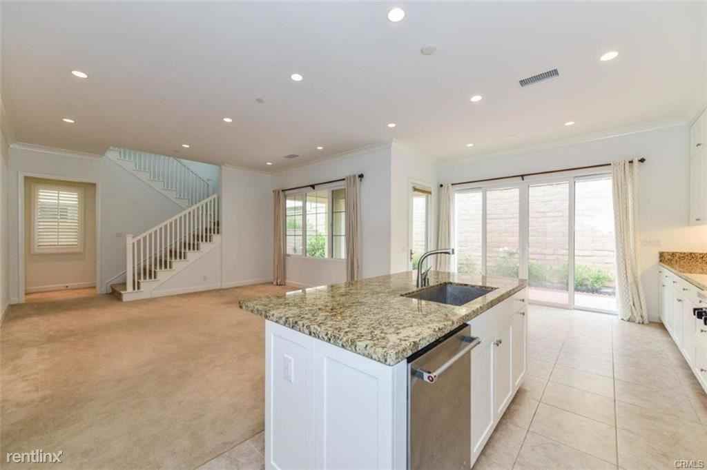 71 Stetson - Photo 2 of 6