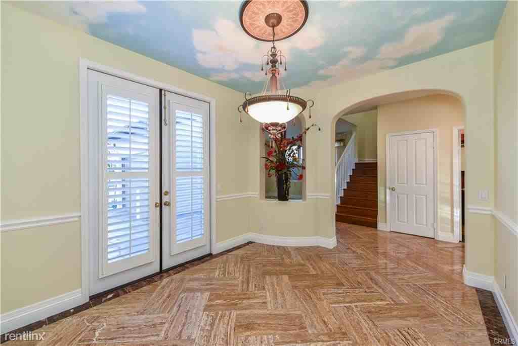 20 Pacific Grv - Photo 3 of 10