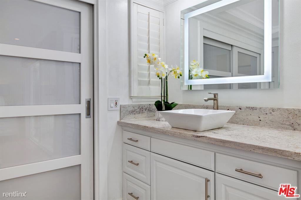 920 Bellis St - Photo 3 of 9