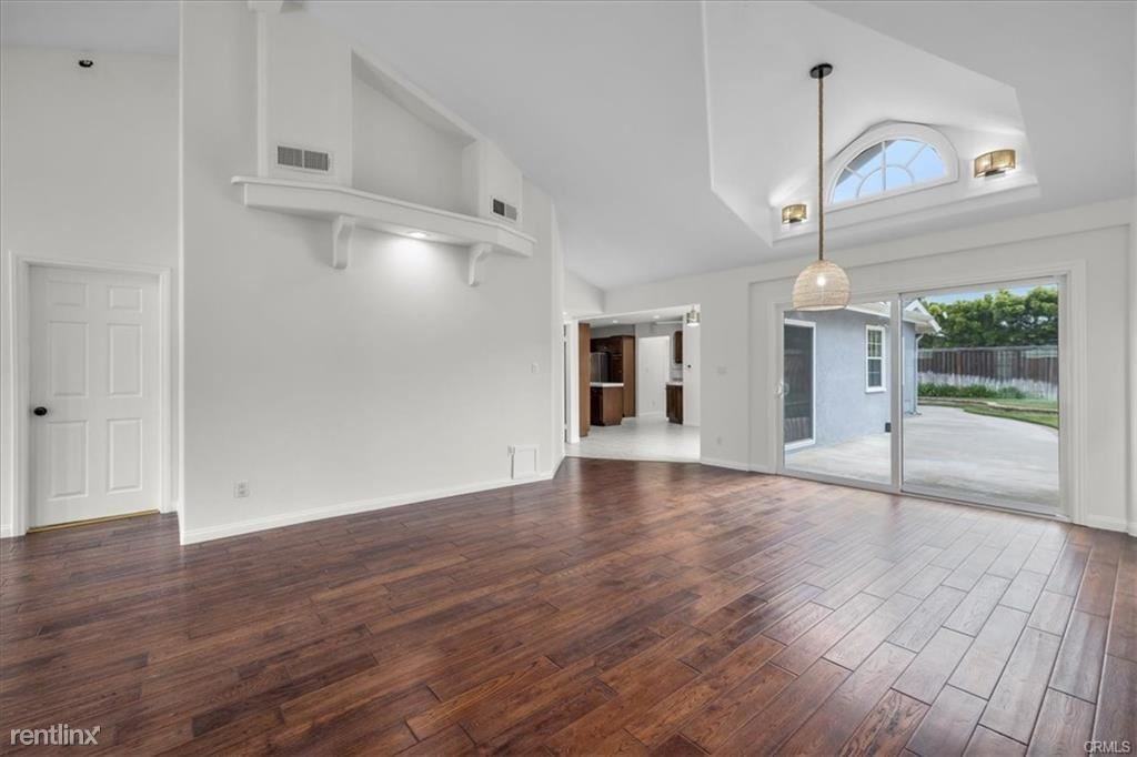 2328 Margaret Dr - Photo 2 of 10