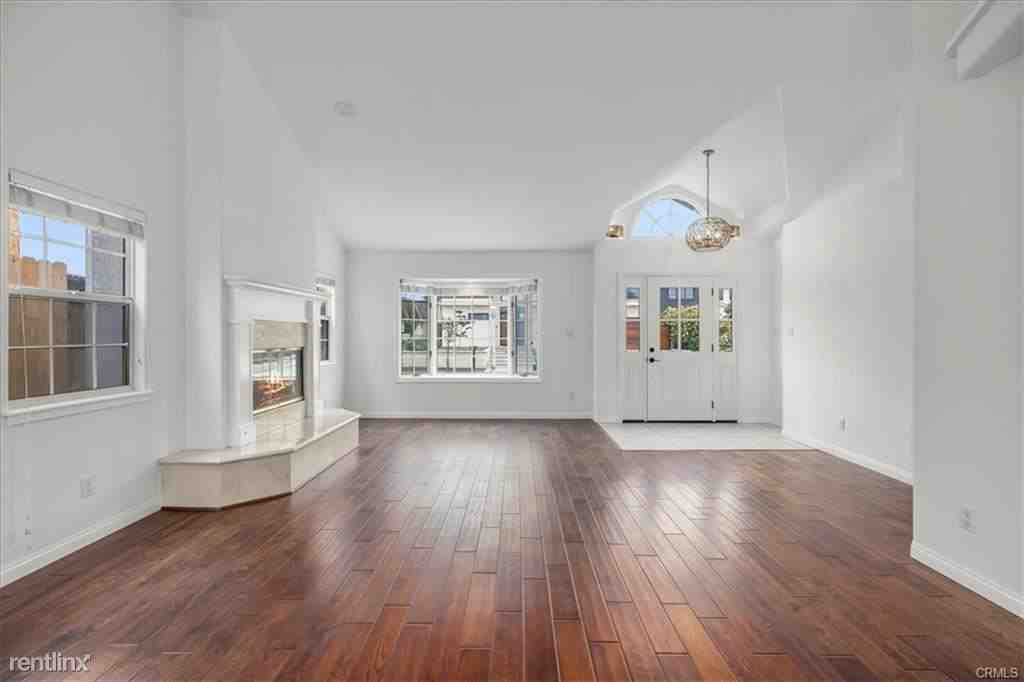 2328 Margaret Dr - Photo 3 of 10