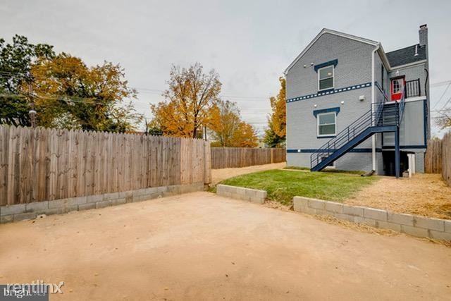 601 Atlantic St SE - Photo 3 of 43