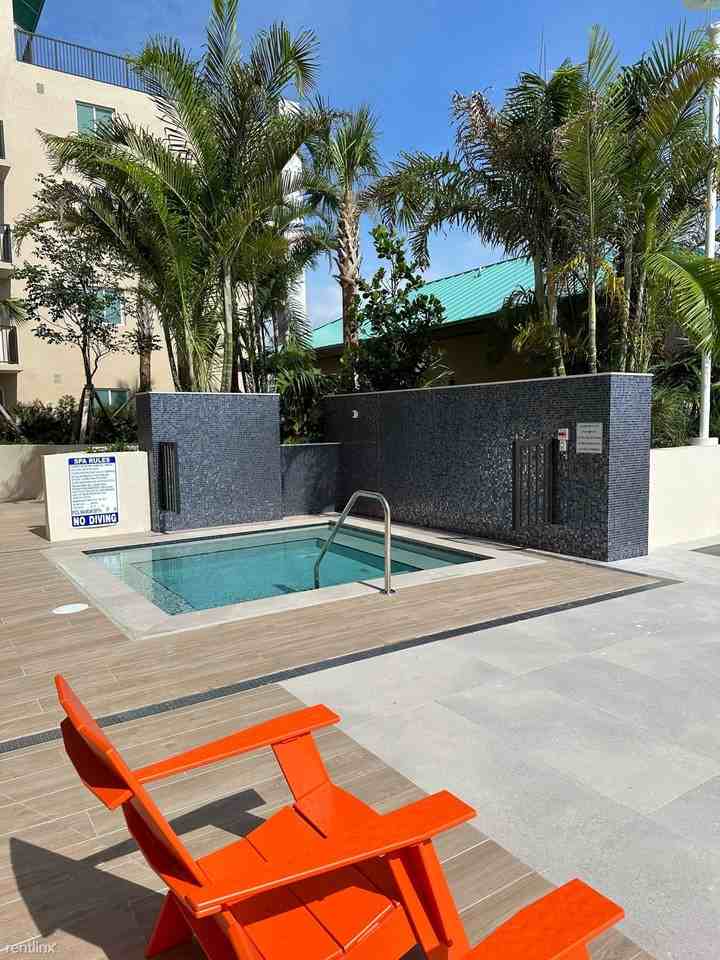 501 E Dania Beach Blvd - Photo 3 of 10