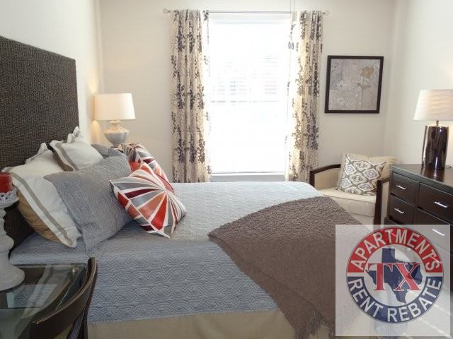 2403 N Washington Ave - Photo 5 of 10