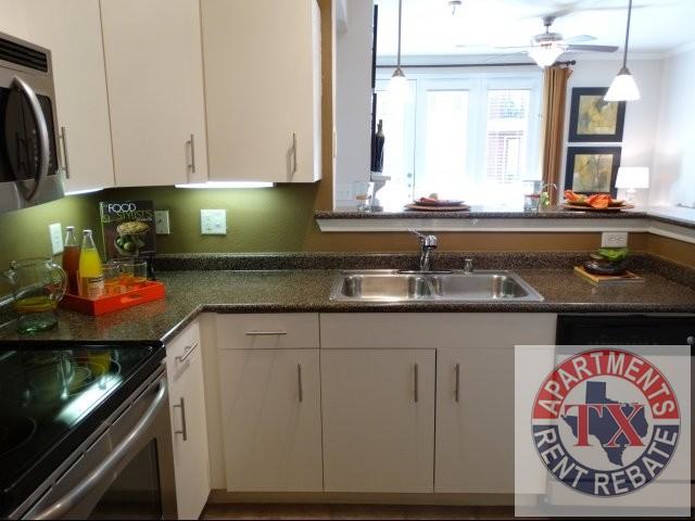 2403 N Washington Ave - Photo 3 of 10