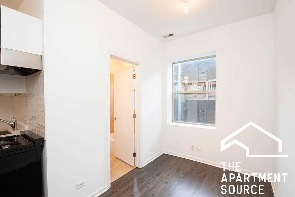 5054 N Winthrop Ave #208 - Photo 3 of 9