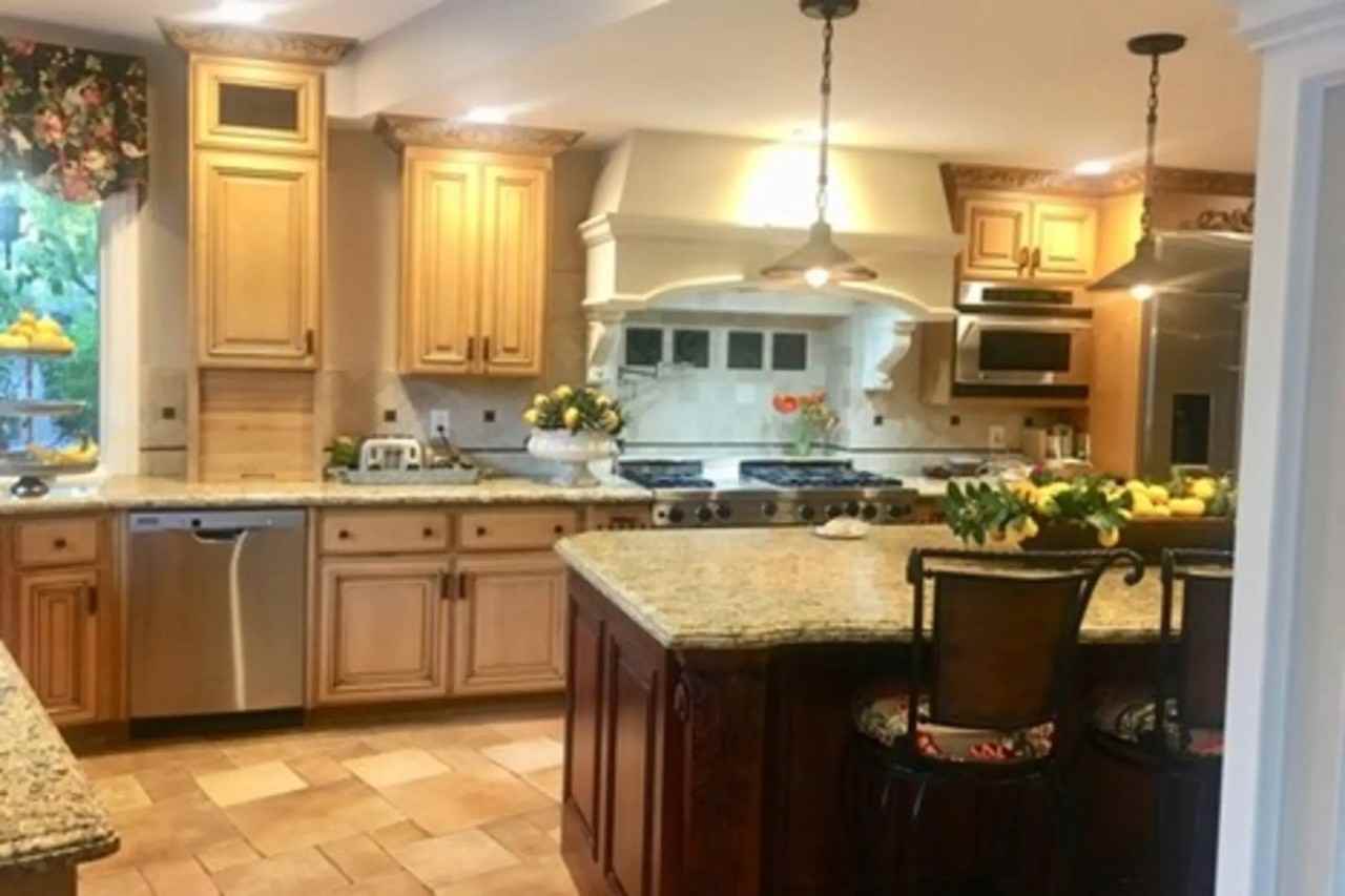 1558 Robsheal Dr - Photo 3 of 8