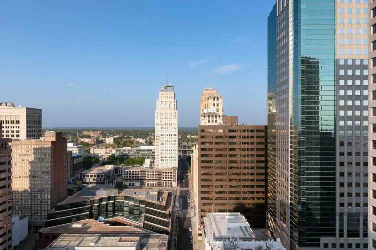 106 W 11th St - Photo 2 of 10