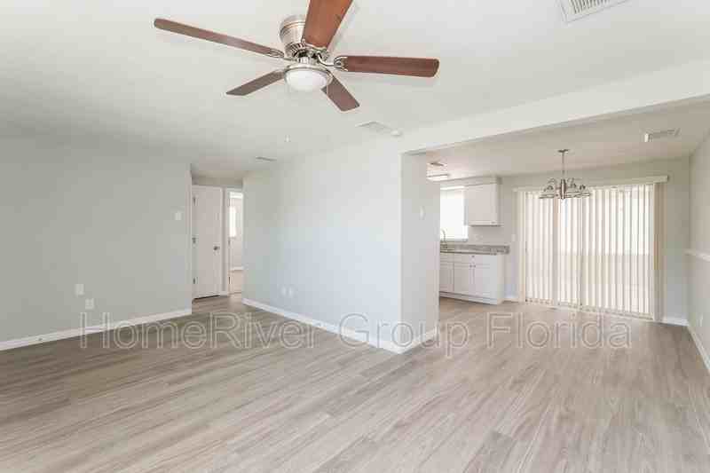 4802 Bonton Dr - Photo 3 of 19