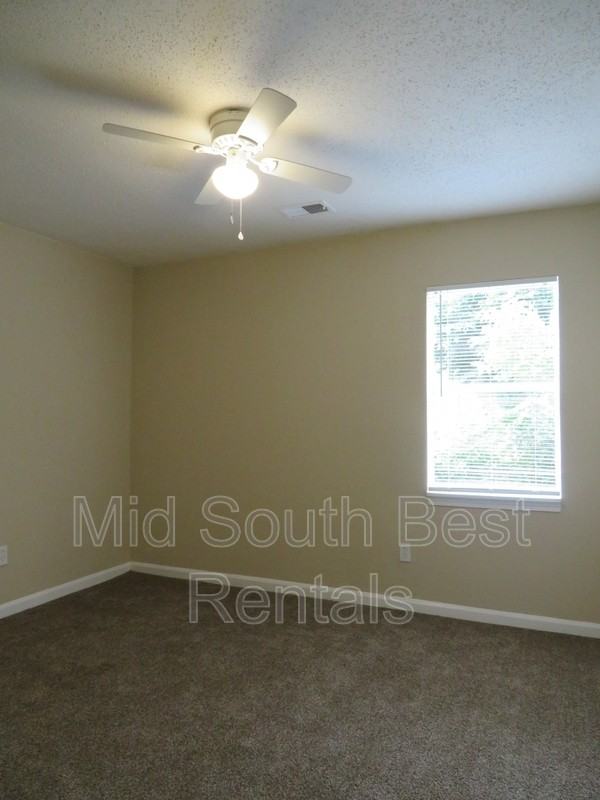 1591 Echles St - Photo 4 of 8