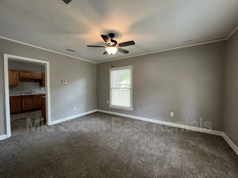 877 N Holmes St - Photo 2 of 8