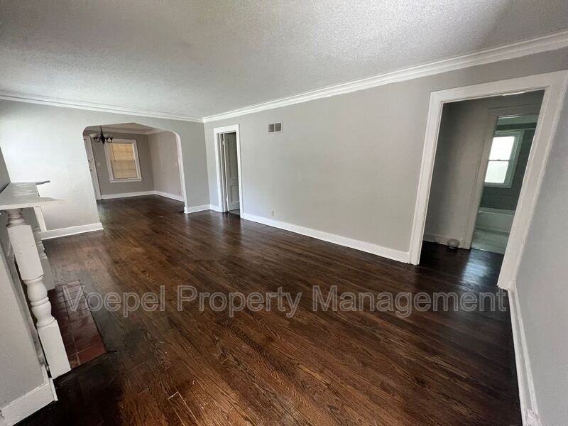 400 E Meyer Blvd - Photo 3 of 9