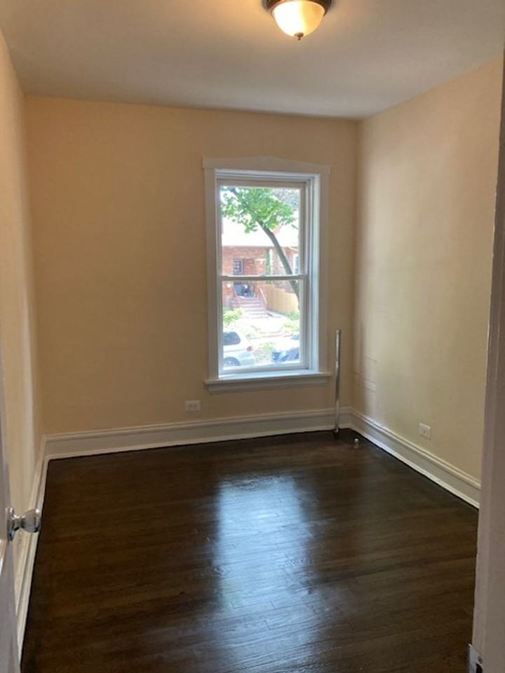5343 N Damen Ave #3 - Photo 5 of 9