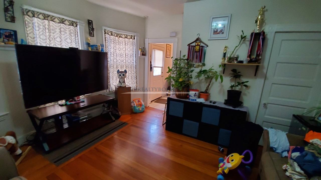 368 Crescent St #1 - Photo 3 of 18