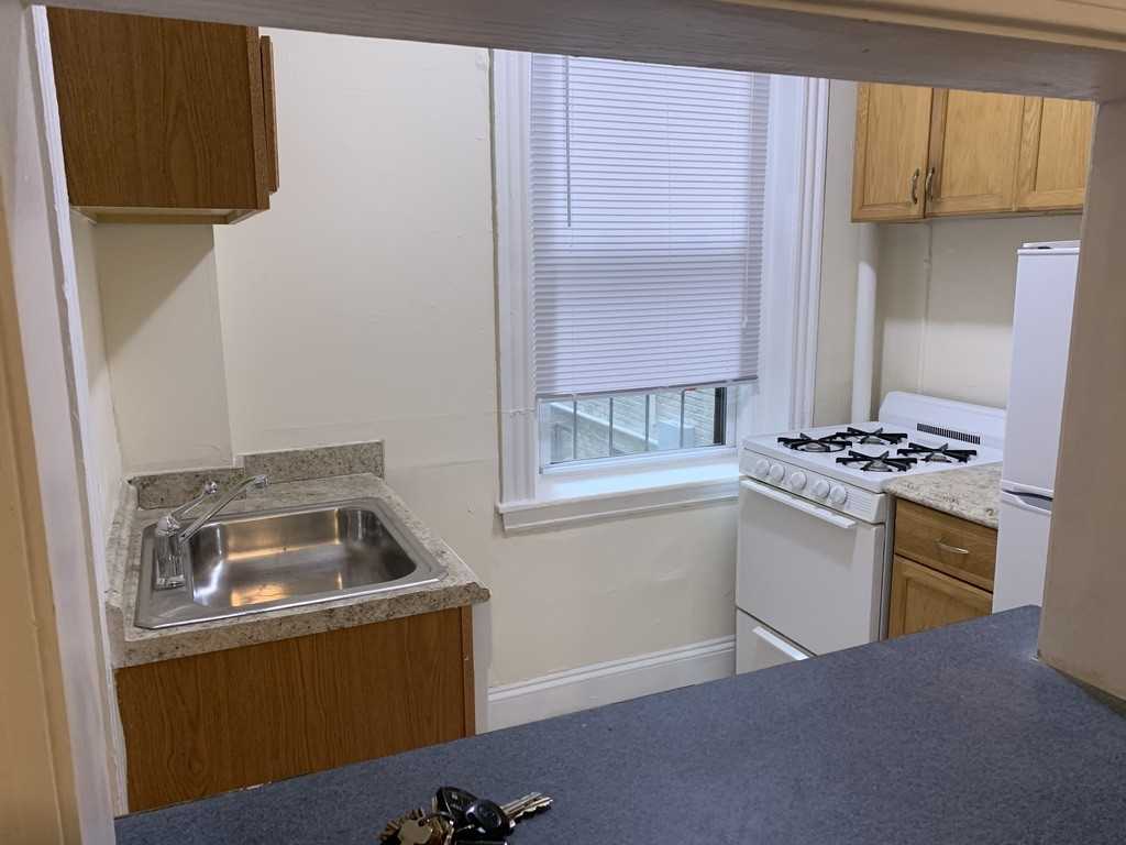 360 Riverway #4 - Photo 5 of 17
