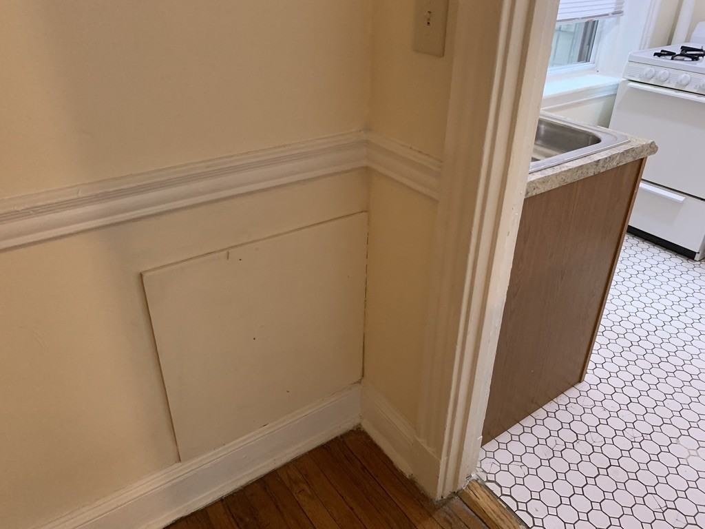 360 Riverway #4 - Photo 7 of 17