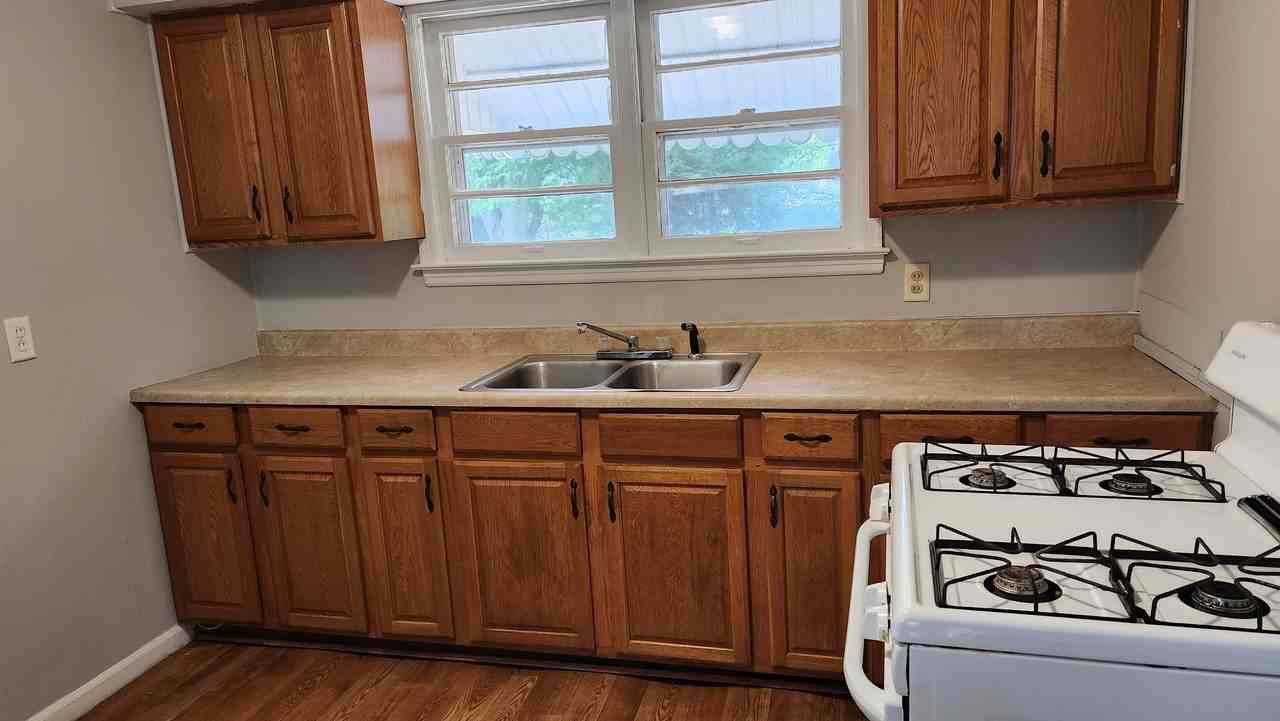 1561 W Hunt St - Photo 2 of 8