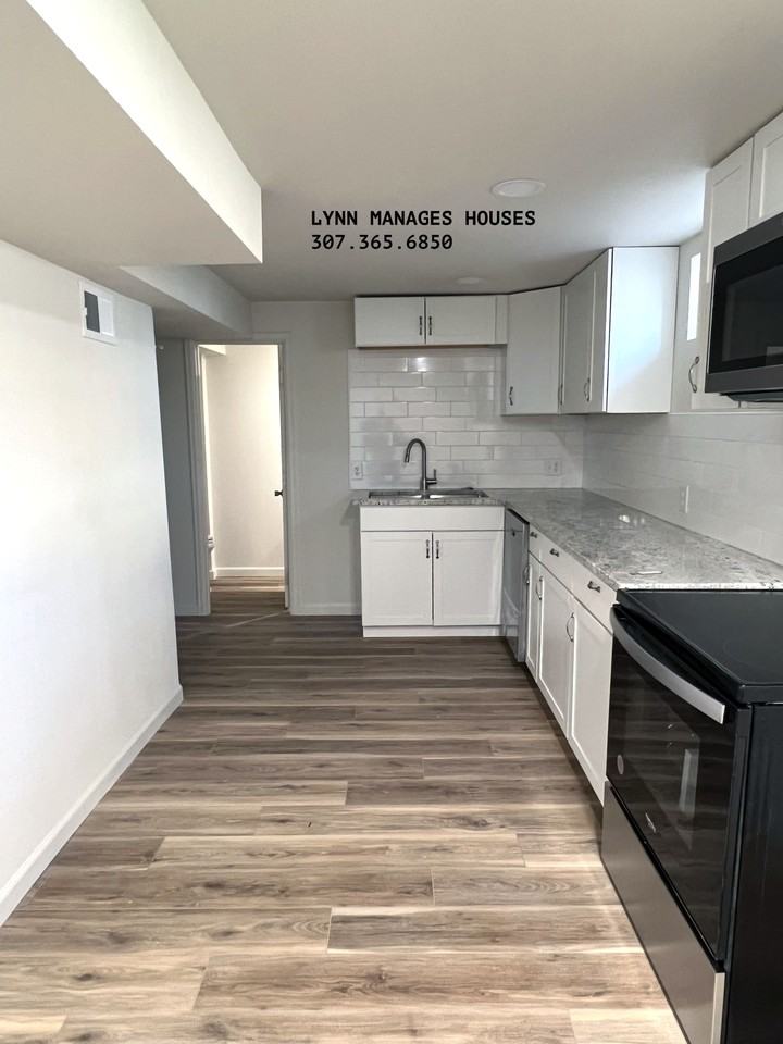 2714 Snyder Ave - Photo 2 of 3