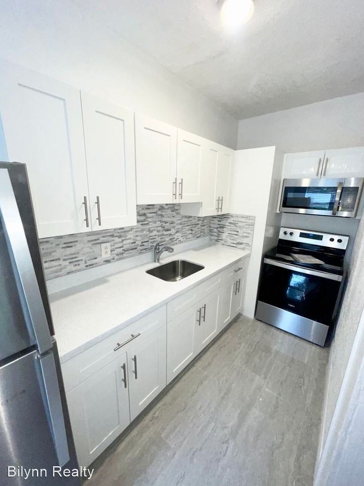 323 N Westland Avenue - Photo 3 of 14