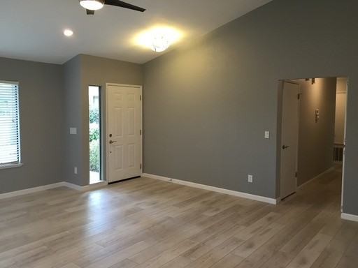 607 Willow Creek Dr - Photo 2 of 12