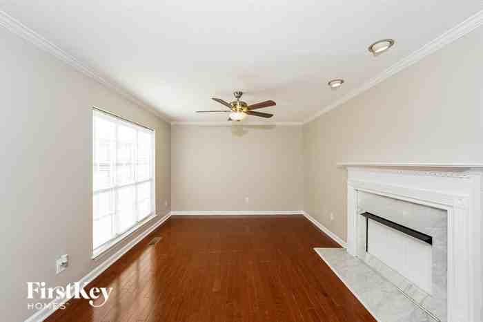 1612 Oliver Rd - Photo 2 of 15