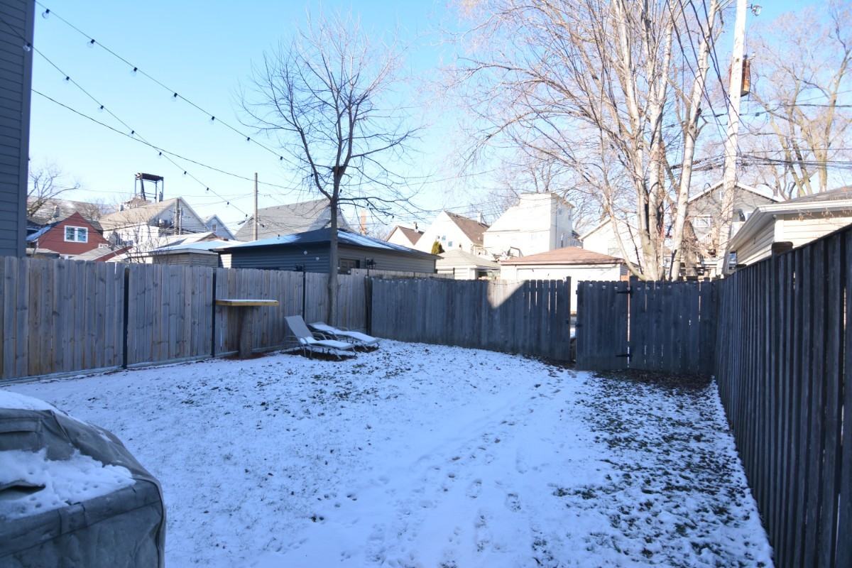 2528 W Charleston St #1 - Photo 2 of 11