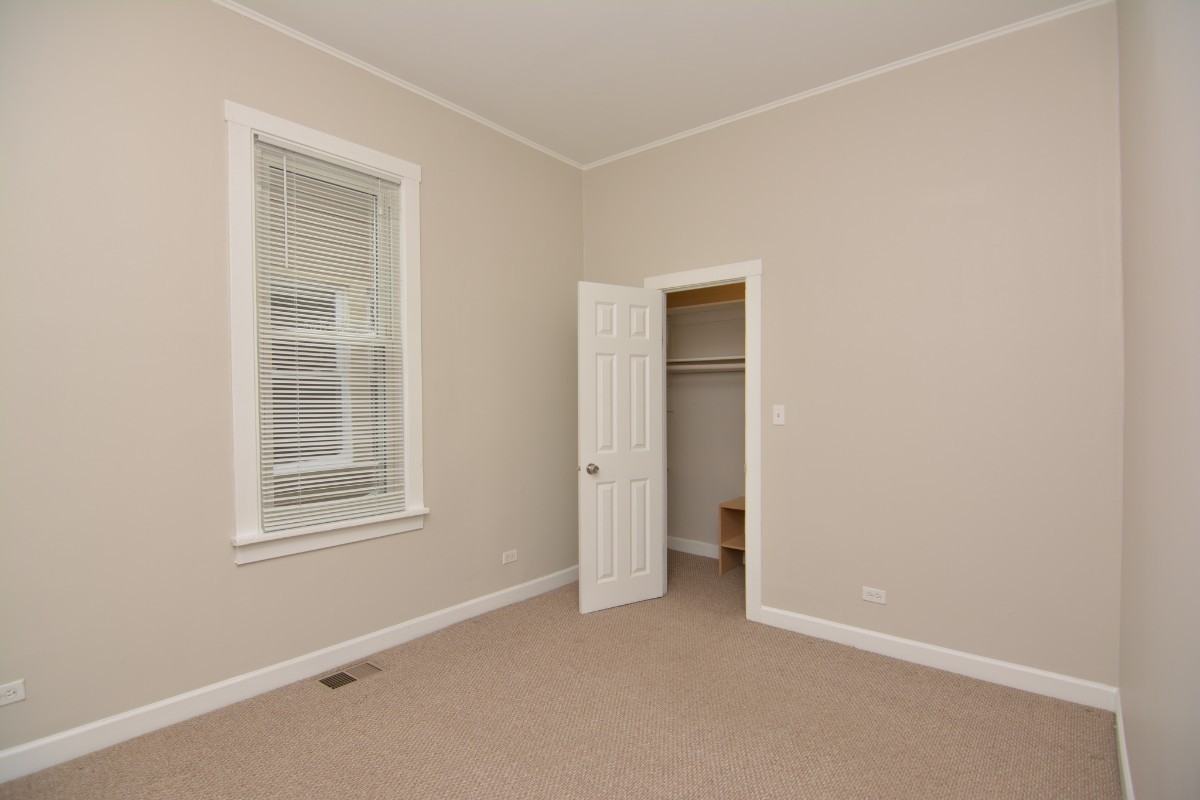 2528 W Charleston St #1 - Photo 6 of 11