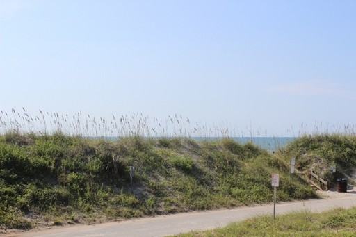 645 Ocean Dr - Photo 3 of 17