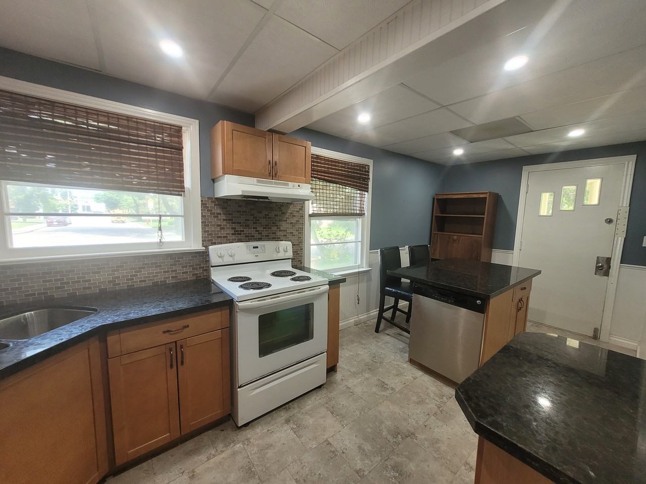 143 Cline Avenue South - Photo 2 of 18