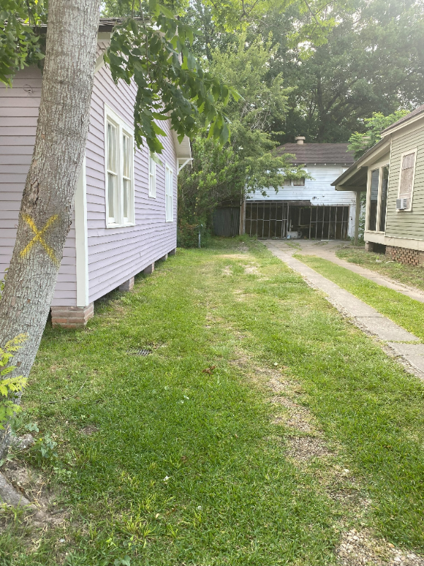 615 Lafayette St - Photo 4 of 26