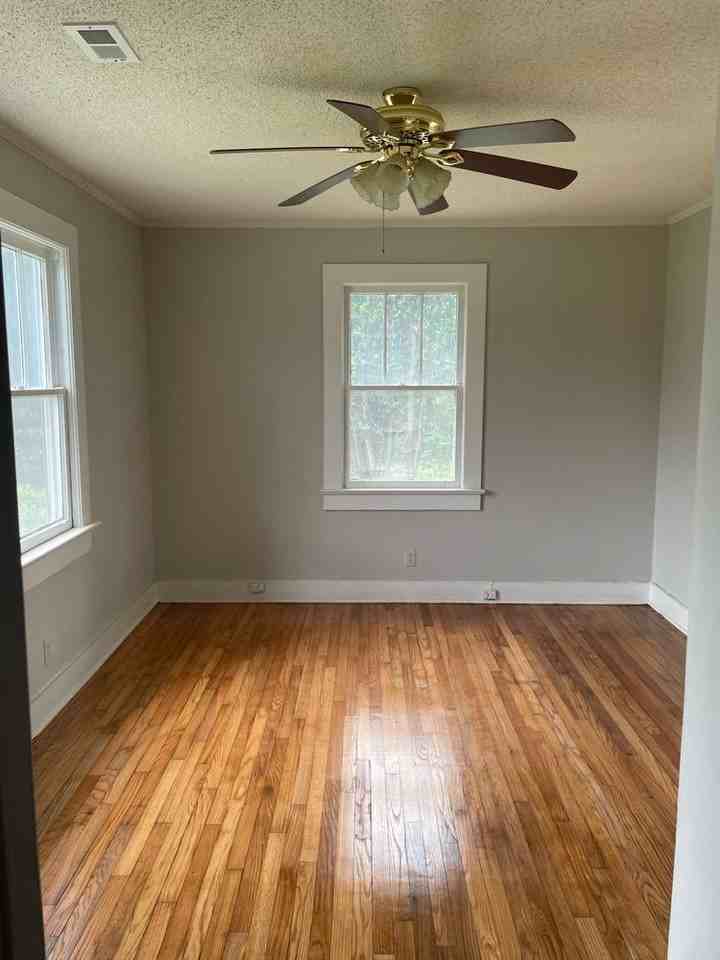 1009 Mamie St - Photo 2 of 7