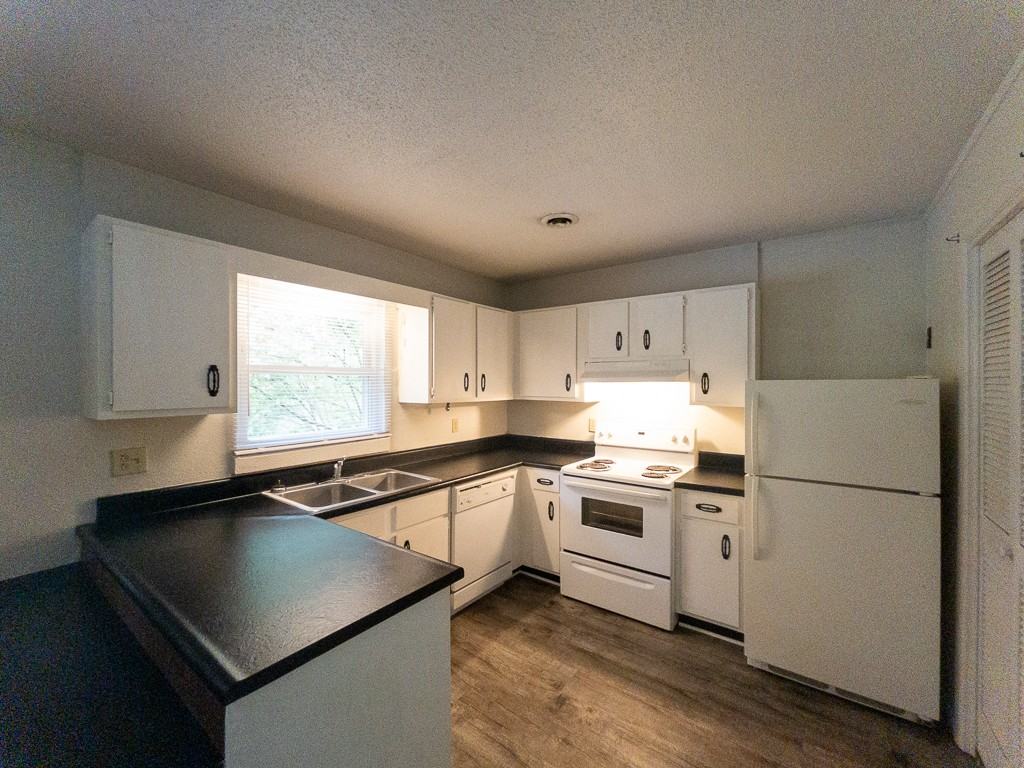 235 Spring Valley Rd #A4 - Photo 3 of 9