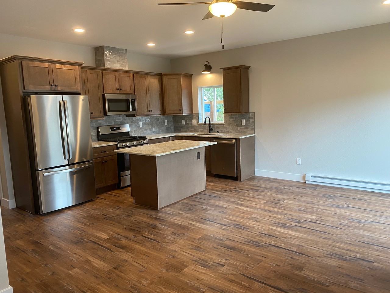 522 W 4th St #NA - Photo 2 of 34