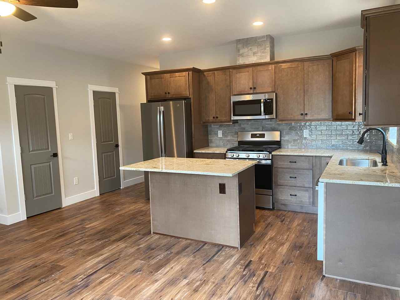 522 W 4th St #NA - Photo 3 of 34