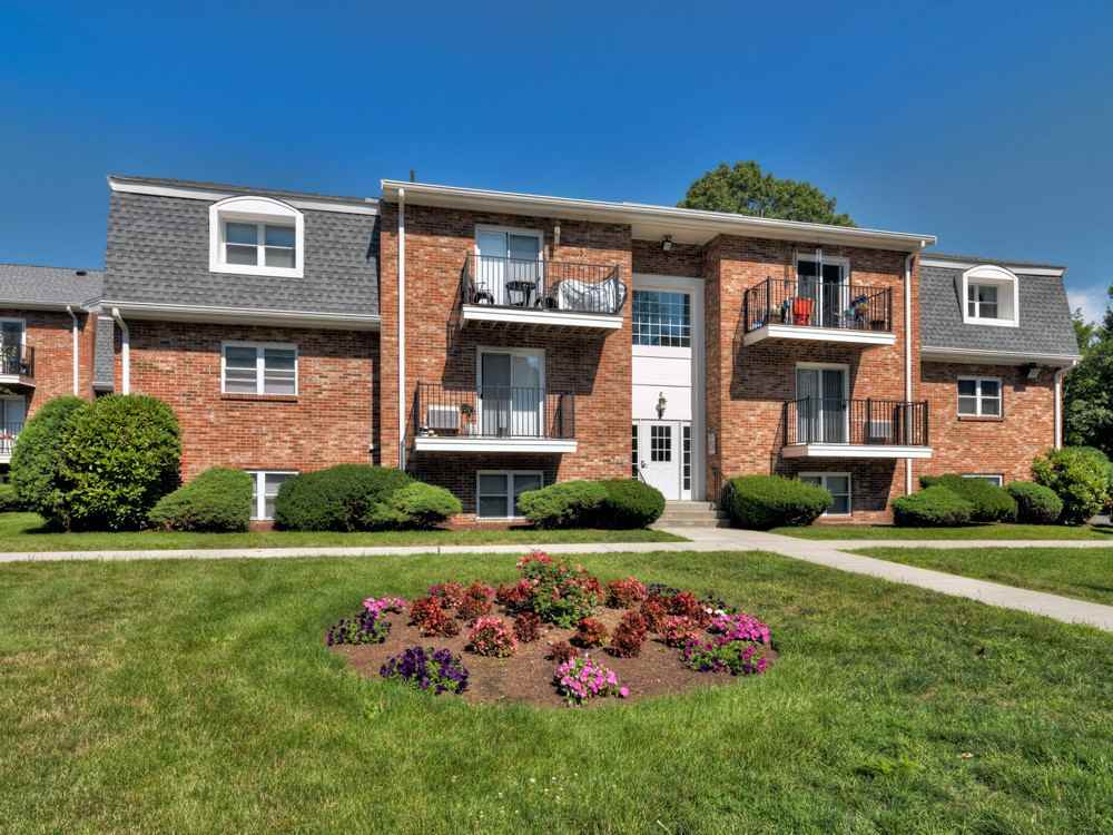 Pine Grove Apartments - Photo 2 of 6