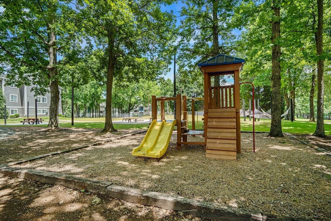 Summit Village Apartments - Photo 7 of 30