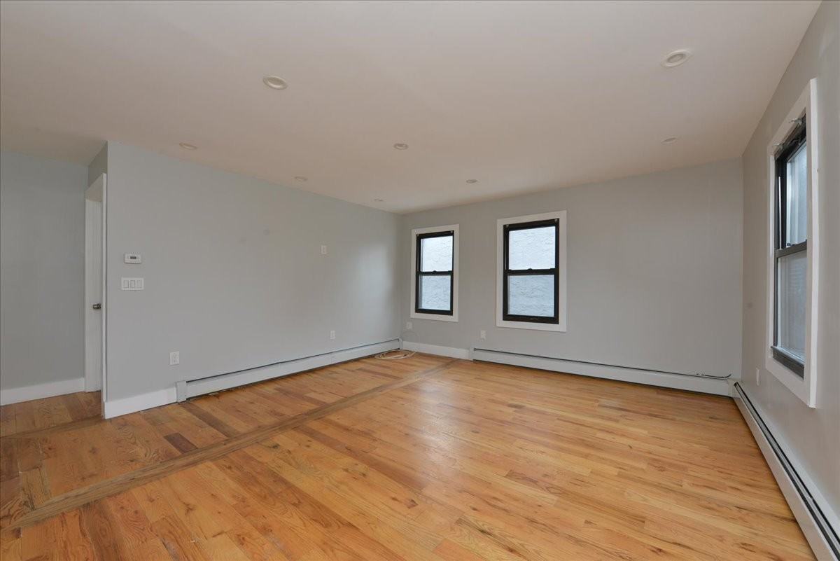 10427 196th St 2nd Fl - Photo 2 of 19