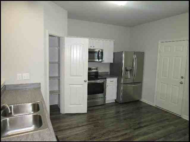 2090 Matthews Meadows Ln - Photo 3 of 10