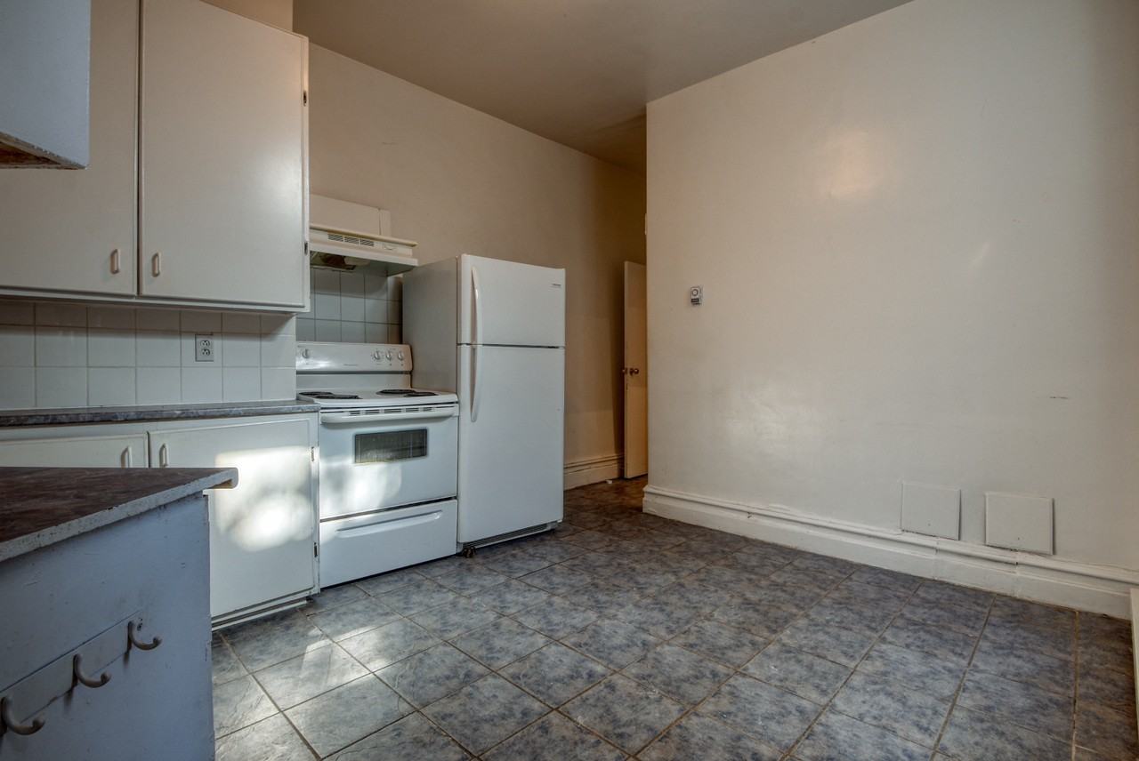 3431 Rue de Bullion - Photo 2 of 8