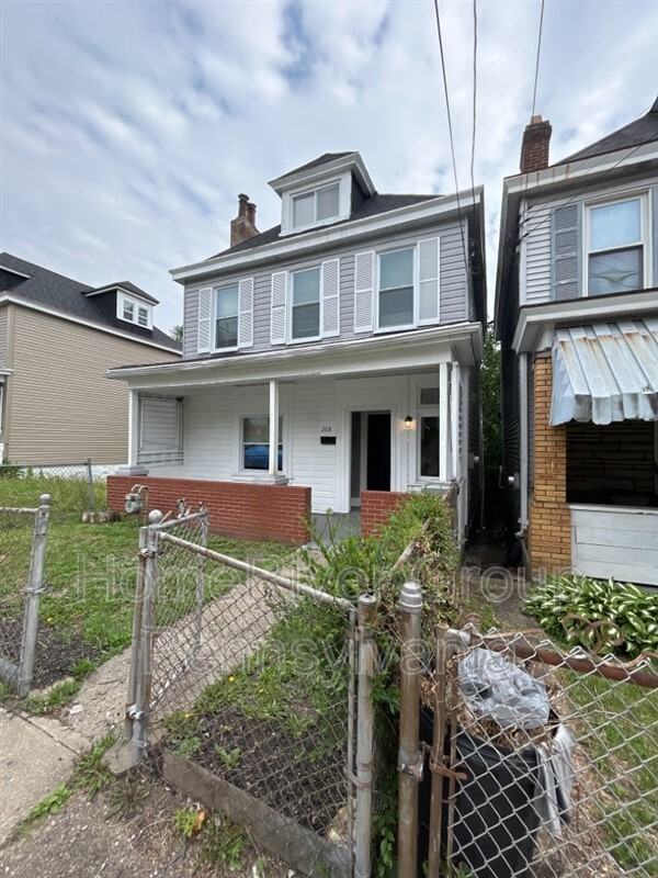 208 Sylvania Ave - Photo 3 of 13