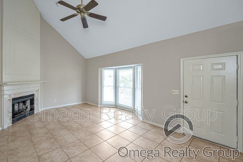 2172 Cheshire Dr - Photo 5 of 30