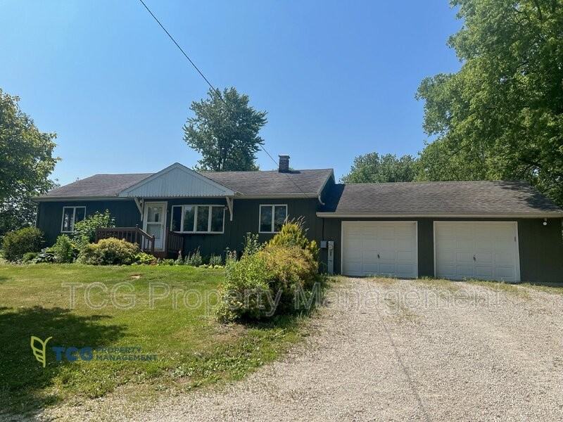 1976 N 2653rd Rd - Photo 2 of 16