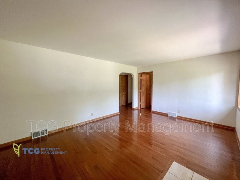 1976 N 2653rd Rd - Photo 3 of 16