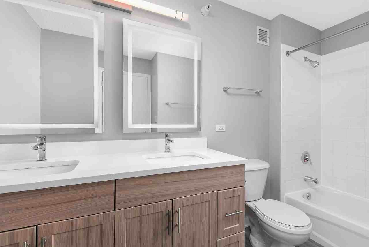 E South Water St - Photo 6 of 15