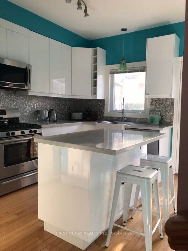 32 Oxford Street - Photo 2 of 9