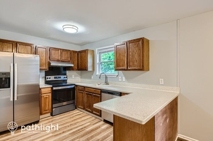 200 Turnwood Dr - Photo 3 of 17