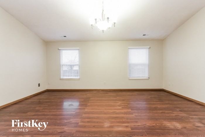 6236 Pinnacle Blvd - Photo 2 of 15